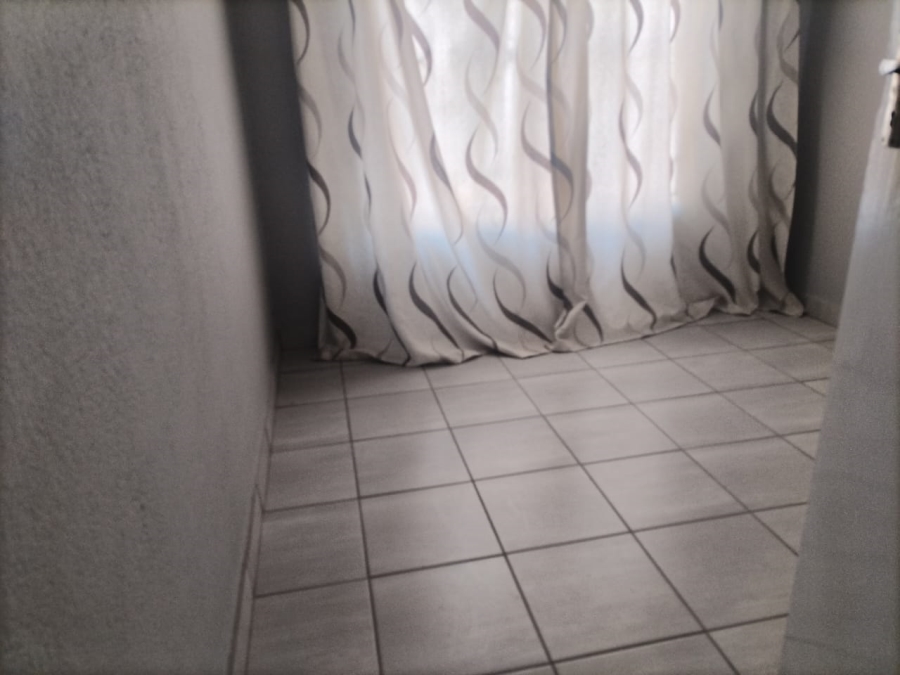 2 Bedroom Property for Sale in Tlhabane West North West
